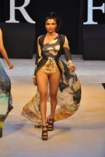 Model walk the ramp for Shane & Falguni Show at IRFW 2012 in Goa on 1st Dec 2012 (30).JPG